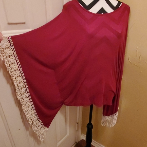 entro Tops - 🌞Sale 3/$30🌞Boho Burgandy Wide Sleeve Top NWOT Lg